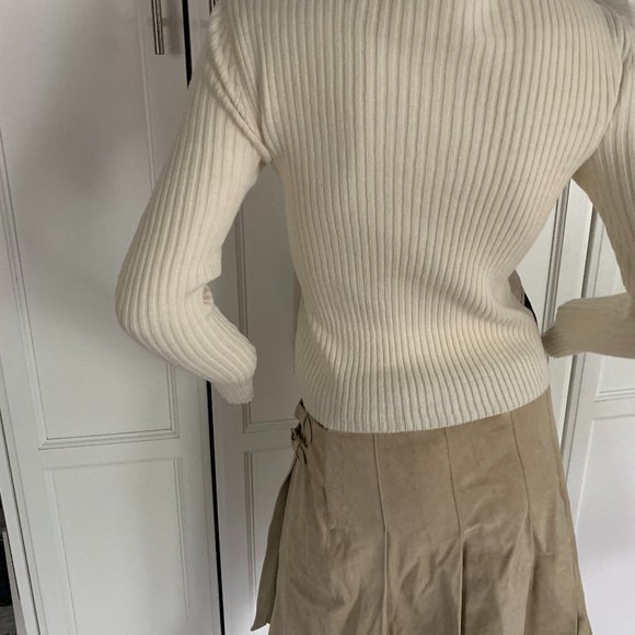 Alfa small suede look tan/black knit top - Picture 5 of 5